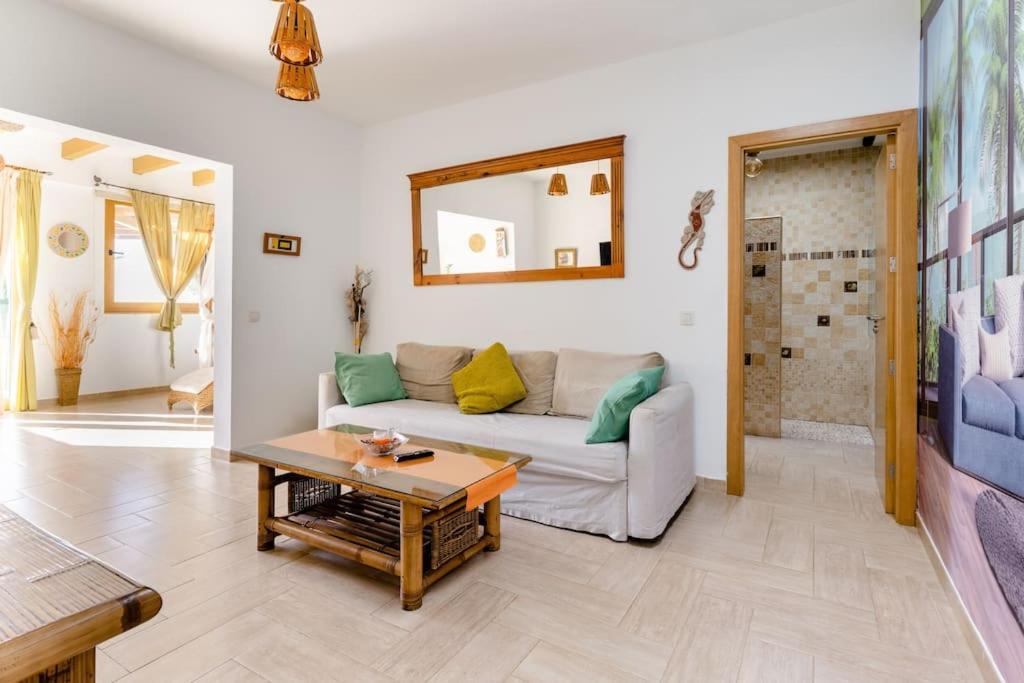 Villa La Isla By Rentaholidayslanzarote Playa Blanca  Exterior foto